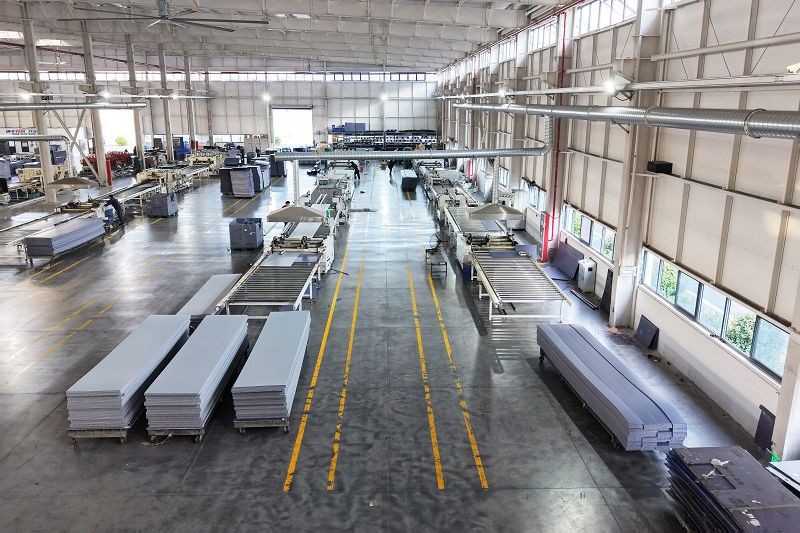 In-House Sleeve Pallet Box Manufacturing Facility